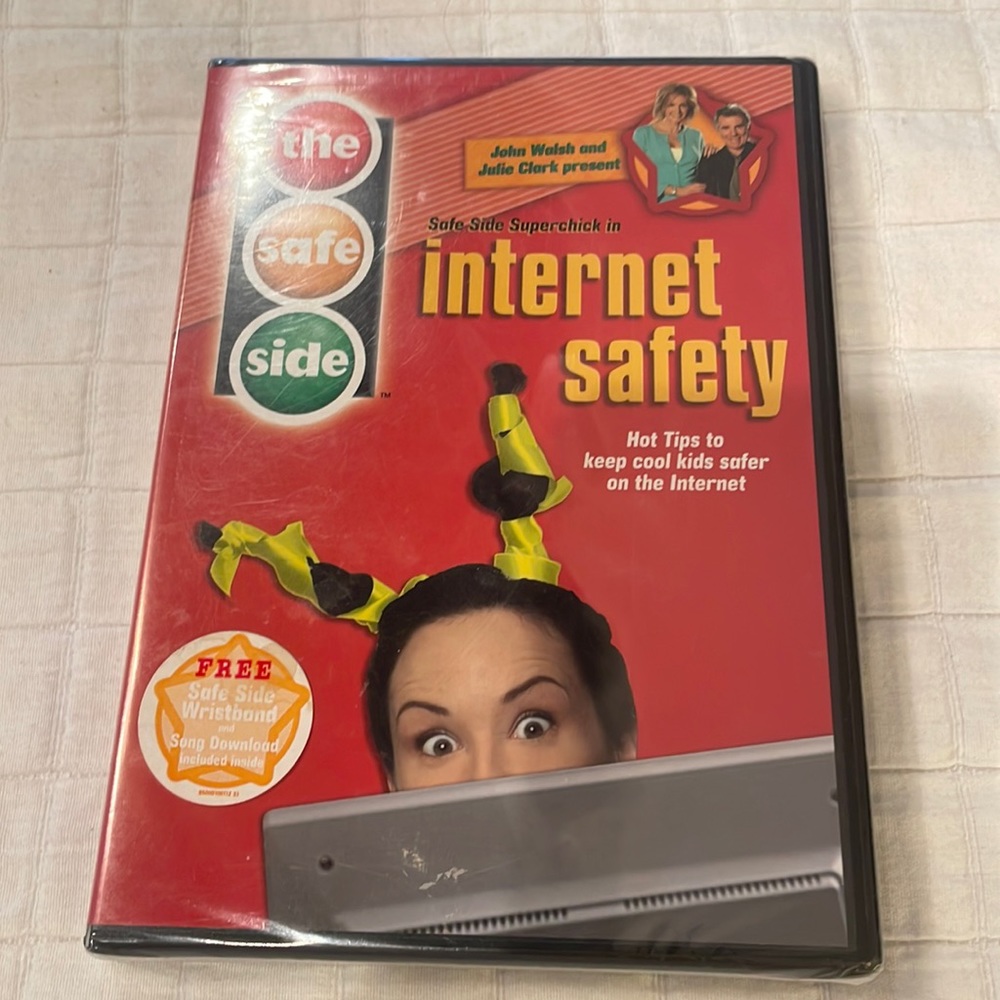 The safe side DVD Internet safety hot tips to keep kids safer on the Internet